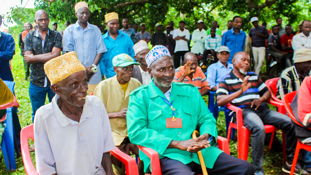 NIRC IMEDHAMIRIA KUJENGA UZIO KATIKA SKIMU ZA UMWAGILIAJI KUZUIA UTOROSHAJI MAZAO NA WANYAMAPORI WANAOHARIBU MAZAO.